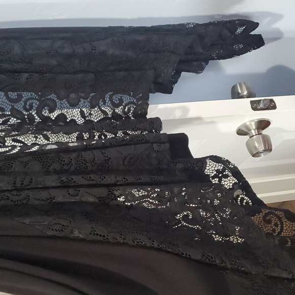 Cover - Picture 4 of 4